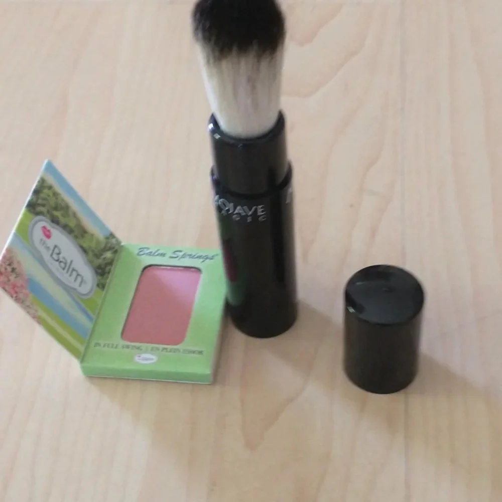 NEW THE BALM SPRINGS TRAVEL BLUSH + BLUSH BRUSH